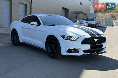 Купе Ford Mustang 2015 в 