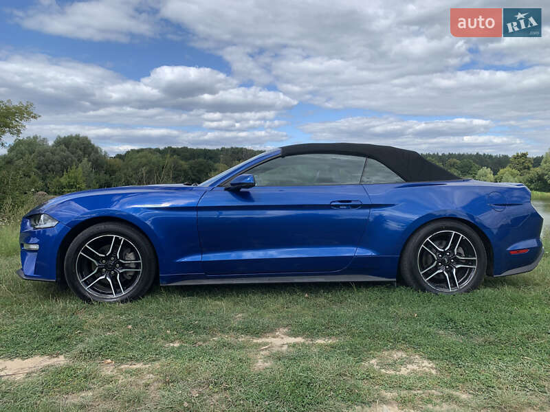 Кабриолет Ford Mustang 2018 в Киеве