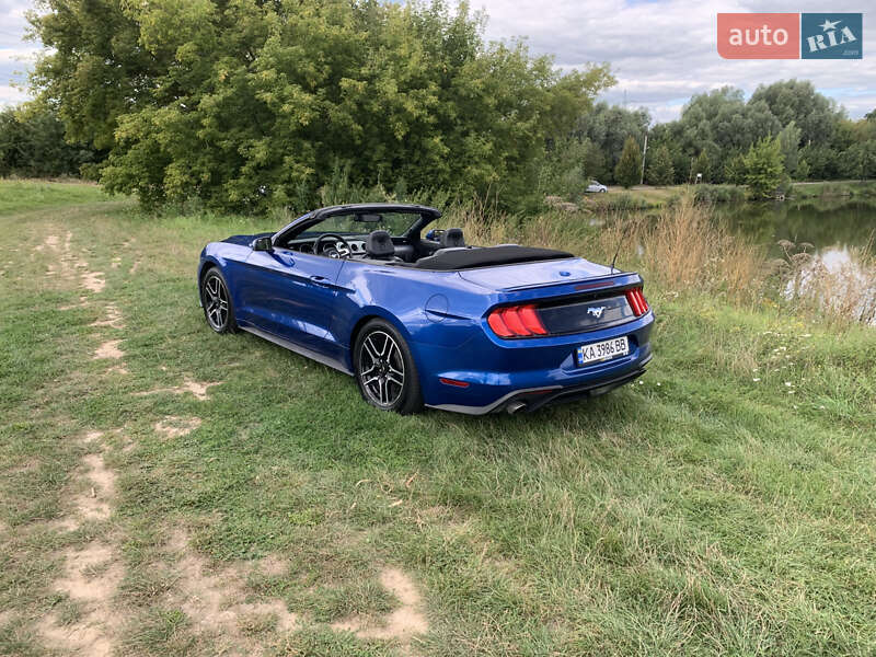 Кабриолет Ford Mustang 2018 в Киеве