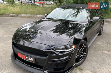 Кабриолет Ford Mustang 2019 в 