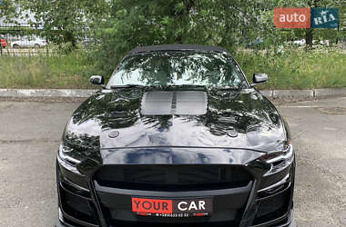 Кабриолет Ford Mustang 2019 в 