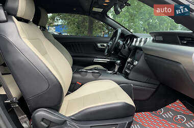 Кабриолет Ford Mustang 2019 в 