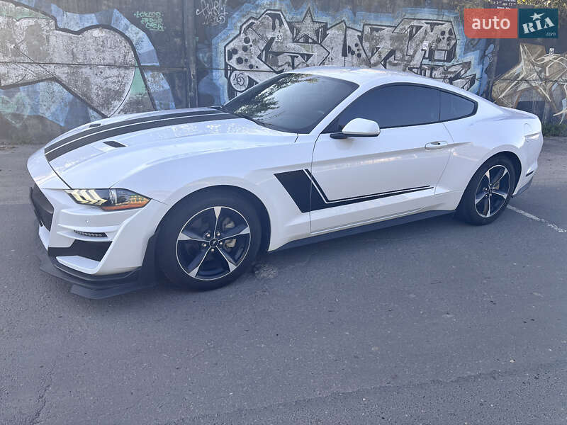 Купе Ford Mustang 2019 в Луцке