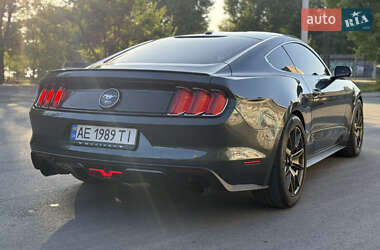 Купе Ford Mustang 2015 в 