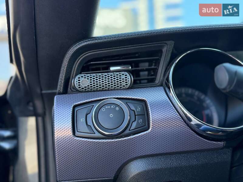 Купе Ford Mustang 2016 в Киеве фото 15 Купе Ford Mustang 2016 в Киеве