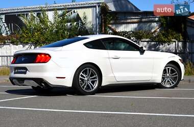 Купе Ford Mustang 2017 в 