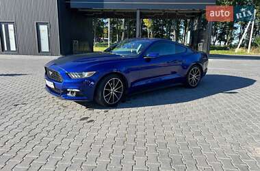 Купе Ford Mustang 2015 в 
