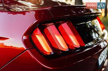 Купе Ford Mustang 2015 в 
