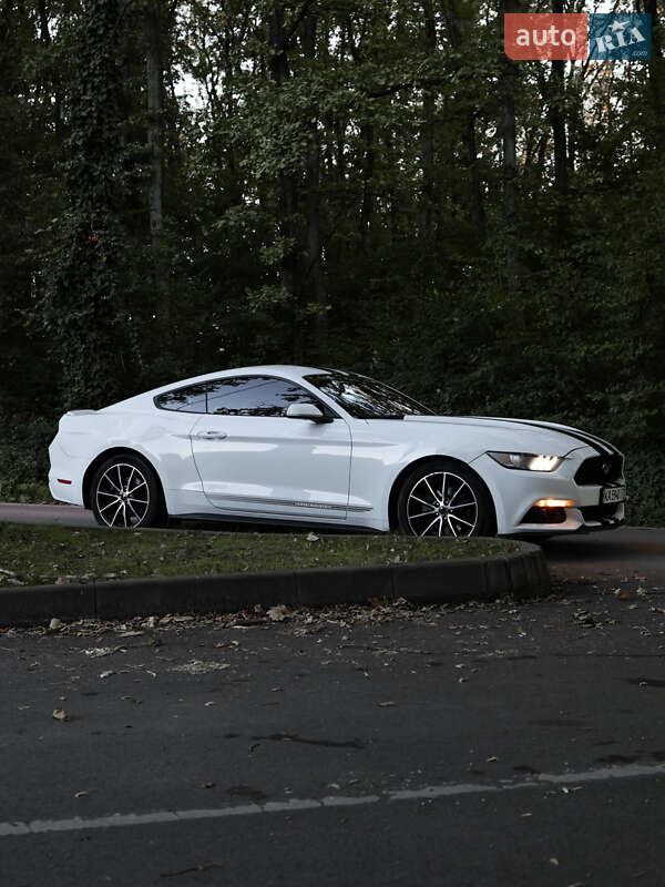 Купе Ford Mustang 2015 в Ужгороде