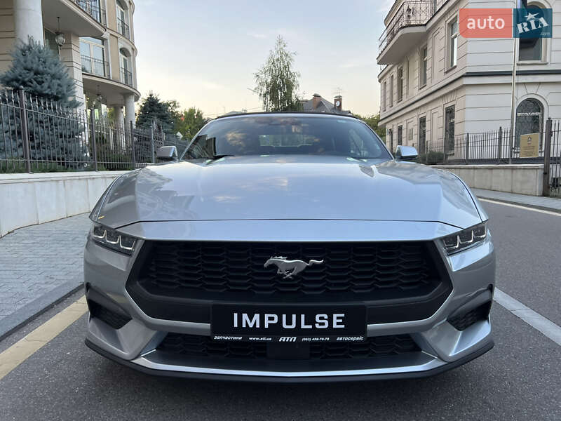 Кабриолет Ford Mustang 2024 в Киеве