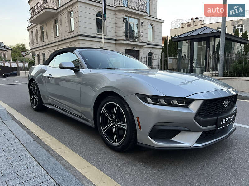 Кабриолет Ford Mustang 2024 в Киеве