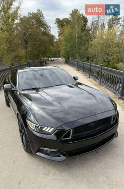Купе Ford Mustang 2015 в 