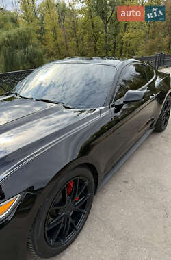 Купе Ford Mustang 2015 в 