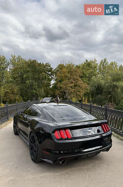 Купе Ford Mustang 2015 в 
