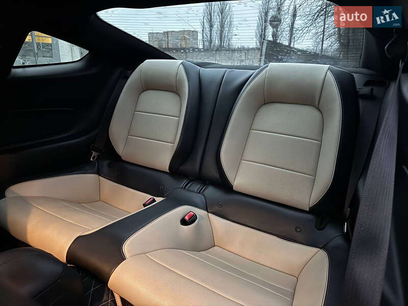 Купе Ford Mustang 2015 в Киеве фото 21 Купе Ford Mustang 2015 в Киеве