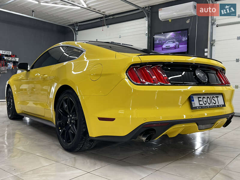 Купе Ford Mustang 2015 в Снятине