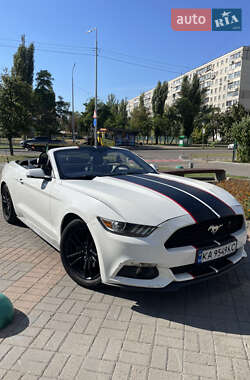 Кабриолет Ford Mustang 2015 в 