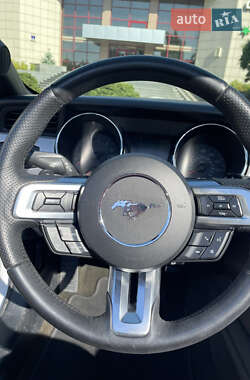 Кабриолет Ford Mustang 2015 в 