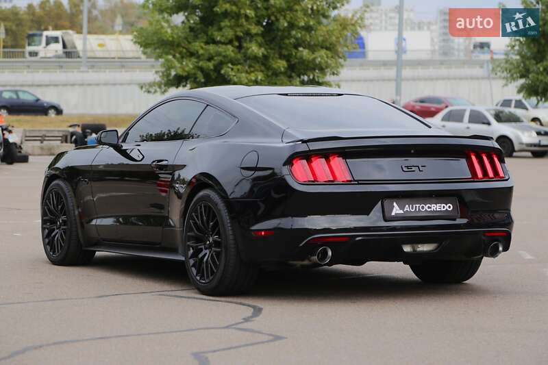 Купе Ford Mustang 2016 в Киеве