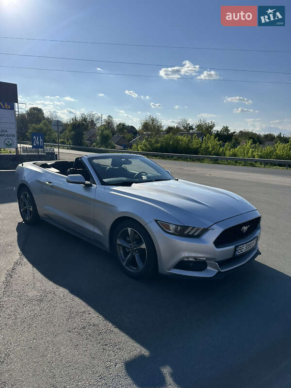 Кабриолет Ford Mustang 2015 в 