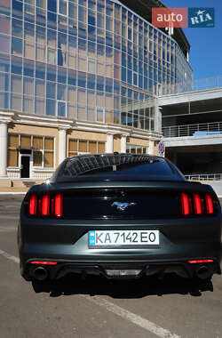 Купе Ford Mustang 2015 в 