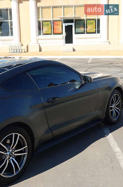 Купе Ford Mustang 2015 в 