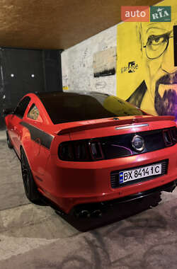 Купе Ford Mustang 2012 в 