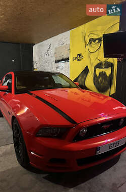 Купе Ford Mustang 2012 в 