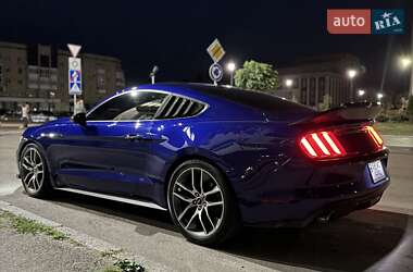 Купе Ford Mustang 2015 в 