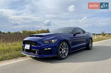 Купе Ford Mustang 2015 в 