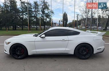 Купе Ford Mustang 2017 в 