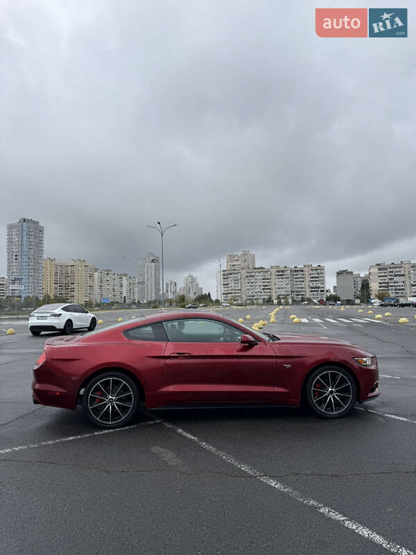 Купе Ford Mustang 2015 в Киеве