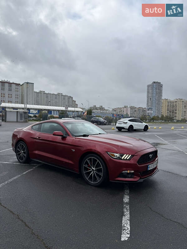 Купе Ford Mustang 2015 в Киеве