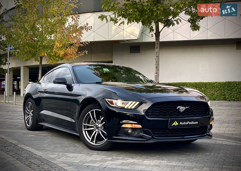 Купе Ford Mustang 2016 в Києві