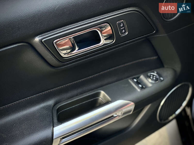 Купе Ford Mustang 2016 в Києві