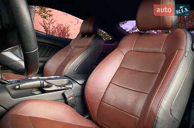 Купе Ford Mustang 2016 в Києві