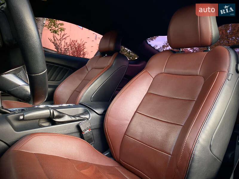 Купе Ford Mustang 2016 в Києві
