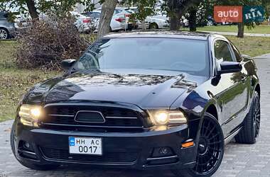 Купе Ford Mustang 2013 в 