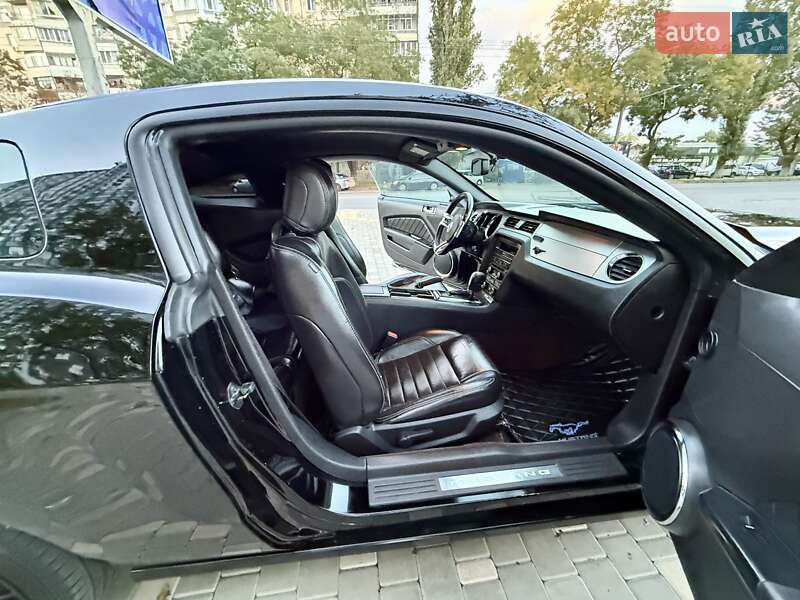 Купе Ford Mustang 2013 в Одесі