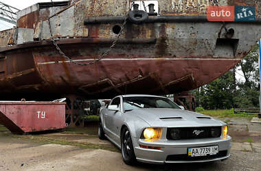 Купе Ford Mustang 2005 в 