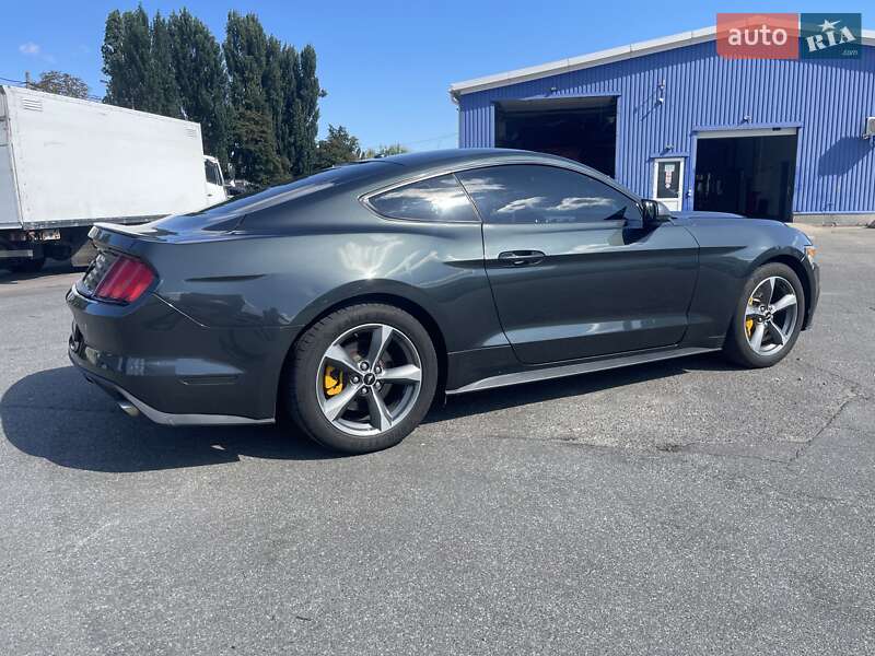 Купе Ford Mustang 2015 в Киеве