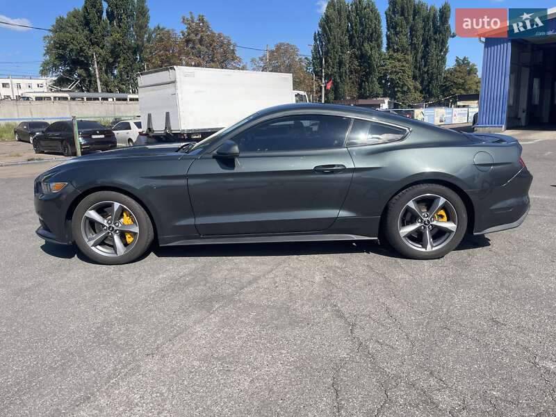 Купе Ford Mustang 2015 в Киеве