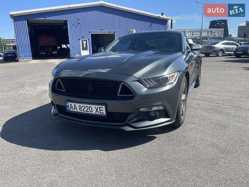 Купе Ford Mustang 2015 в Киеве