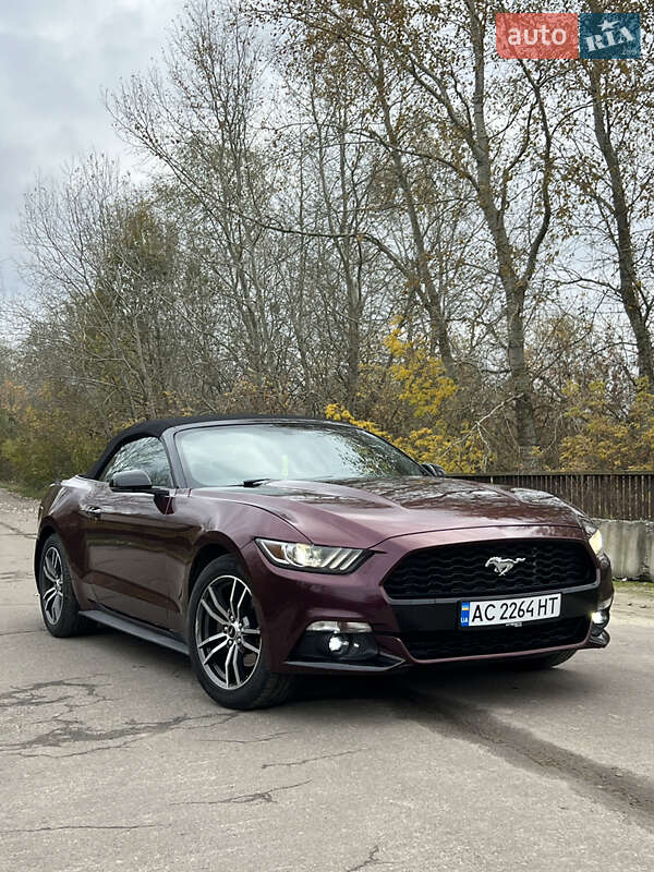 Кабріолет Ford Mustang 2016 в Рівному