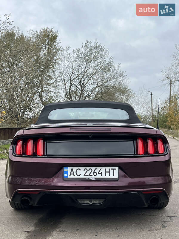 Кабріолет Ford Mustang 2016 в Рівному