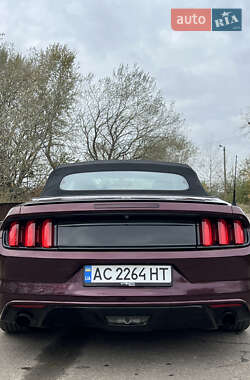 Кабриолет Ford Mustang 2016 в 