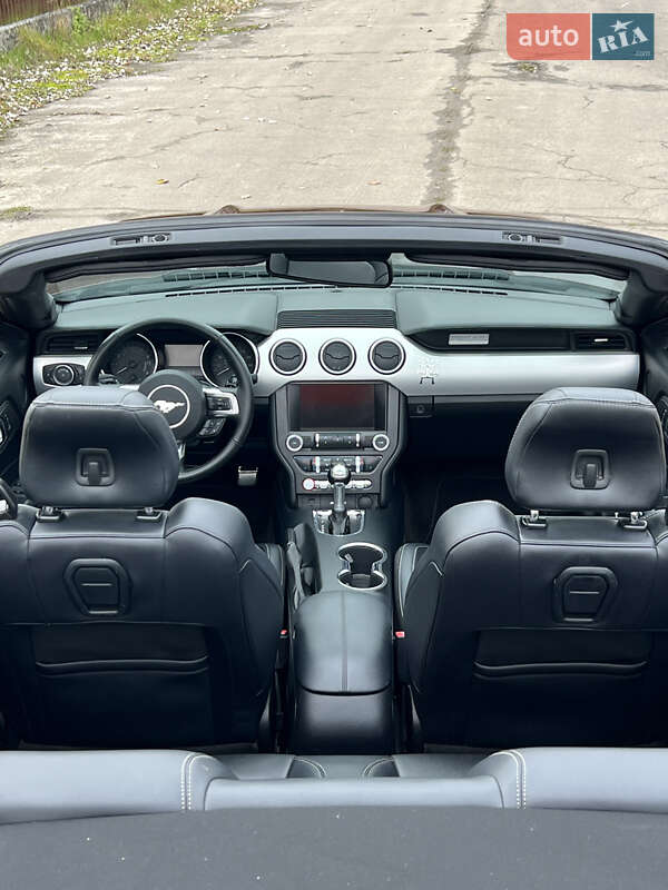 Кабріолет Ford Mustang 2016 в Рівному