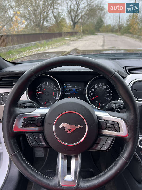 Кабріолет Ford Mustang 2016 в Рівному