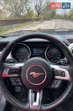 Кабриолет Ford Mustang 2016 в 