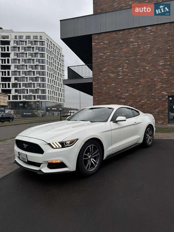 Купе Ford Mustang 2016 в Києві